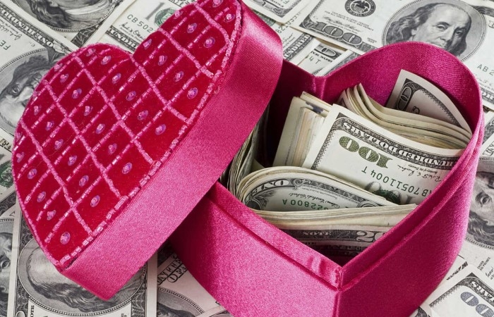 Lễ tình nhân Valentine, bàn chuyện tiền bạc của các cặp đôi