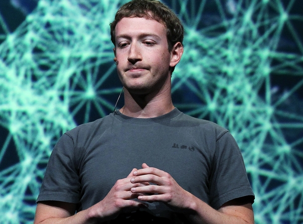 Vốn hóa Facebook giảm kỷ lục, vị trí chủ tịch của Mark Zuckerberg lại ‘lung lay’