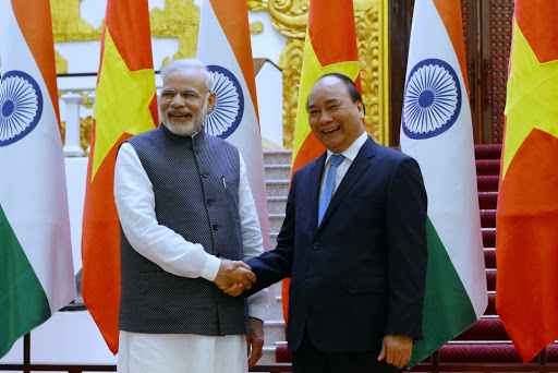 Việt Nam, Ấn Độ ký 7 thỏa thuận hợp tác quốc phòng