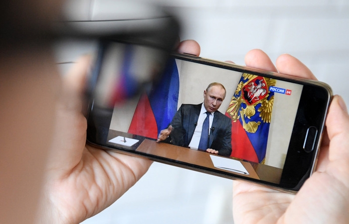 Số người mắc Covid-19 ở Nga tăng kỷ lục, ông Putin nhận mức tín nhiệm thấp nhất 14 năm