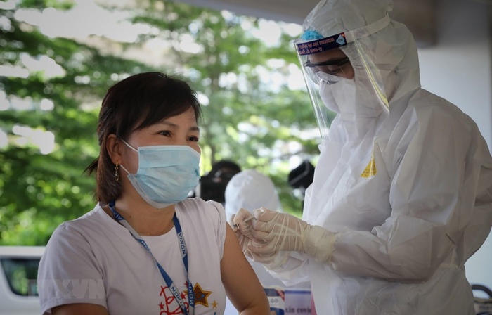 Việt Nam đã tiếp nhận 90 triệu liều vaccine Covid-19, hơn 54% dân số trên 18 tuổi đã được tiêm