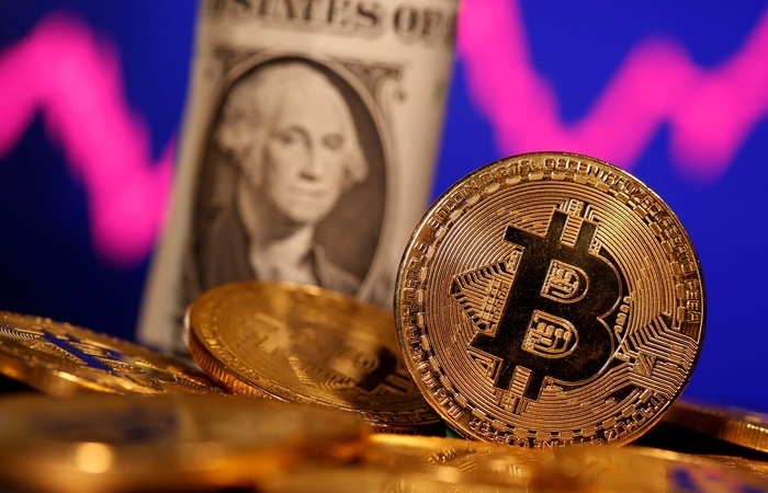 Giá Bitcoin sắp phá kỷ lục, Bộ Tài chính Mỹ lo đồng USD ‘suy giảm vai trò'