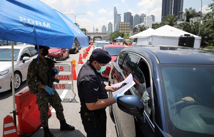 Ca nhiễm Covid-19 tăng vọt, Malaysia ban bố lệnh phong tỏa toàn quốc