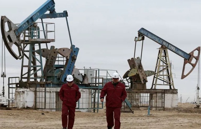 Mỹ muốn áp trần giá dầu Nga quanh 60 USD/thùng, Moscow phản pháo