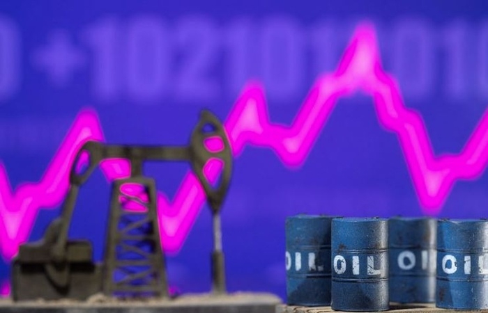Nga huy động thêm quân, EU thúc đẩy kế hoạch áp trần giá dầu