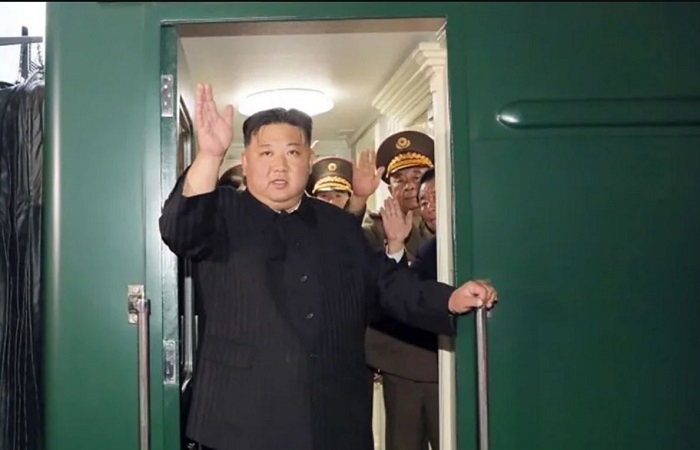 Ông Kim Jong-un lên đường tới Nga, Mỹ cảnh báo nóng