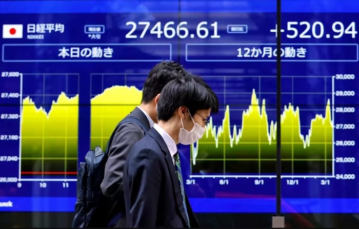 Đồng yên lao dốc, chứng khoán Nhật Bản lập đỉnh 35 năm