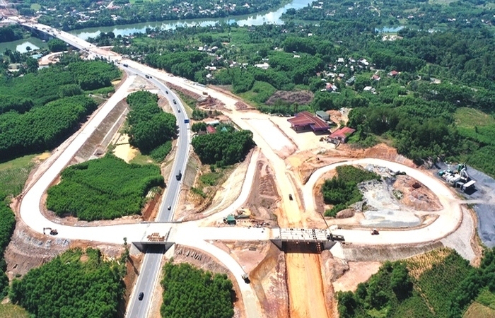 Cao tốc Cam Lộ - La Sơn gần 6.700 tỷ đồng: Phải hoàn thành tuyến chính trong tháng 11