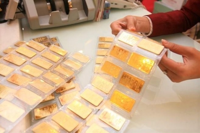 Loạn giá: Sửa quy định mua bán vàng miếng, lập sở giao dịch vàng quốc tế