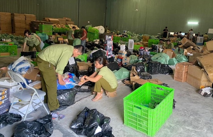 Hà Nội: Bắt kho hàng lậu 100.000 sản phẩm tại khu vực có trụ sở cơ quan hải quan