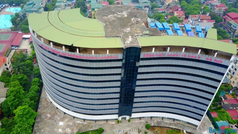 Bệnh viện quốc tế bỏ hoang hơn 2 thập kỷ trên 'đất vàng' Hà Nội