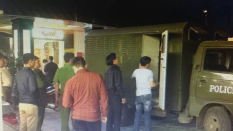 Liều lĩnh trồng cần sa trong quán karaoke