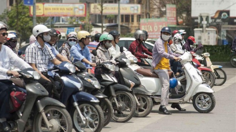 Giá xăng tiến sát 30.000 đồng/lít, chuyên gia chỉ cách tiết kiệm xăng xe máy, ô tô
