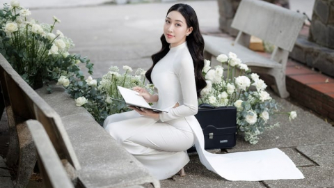 Hoa hậu Huỳnh Thúy Anh duyên dáng trong tà áo dài học sinh