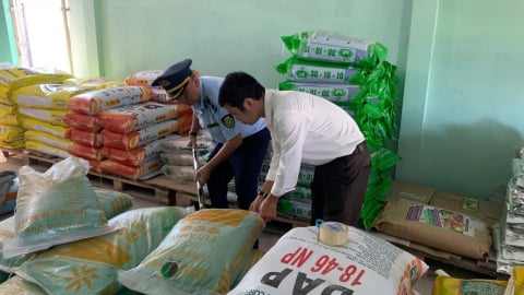Tiền Giang: Phát hiện một cơ sở có nhiều hành vi vi phạm trong kinh doanh phân bón