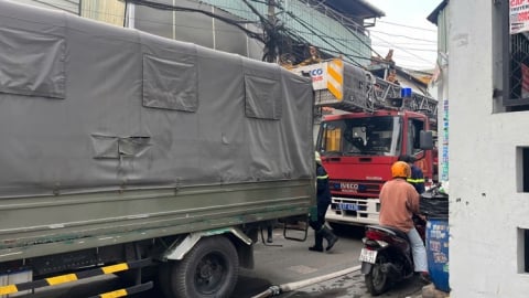 Vợ chồng trẻ mới cưới tử vong trong ngôi nhà trọ 5 tầng bùng cháy lúc sáng sớm ở Thủ Đức, TP HCM