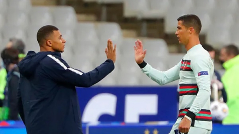 Ronaldo tuyên bố mình giỏi nhất, 'chê' Mbappe không biết đá tiền đạo