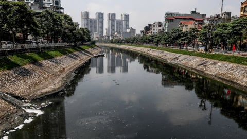 Các 'dòng sông chết' ở Hà Nội chờ ngày hồi sinh