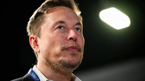 Elon Musk thừa nhận khó khăn trong điều hành công ty sau khi thành bộ trưởng