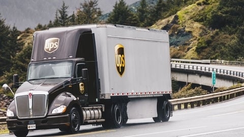 Hàng Amazon giảm mạnh, UPS cắt giảm 20.000 việc làm
