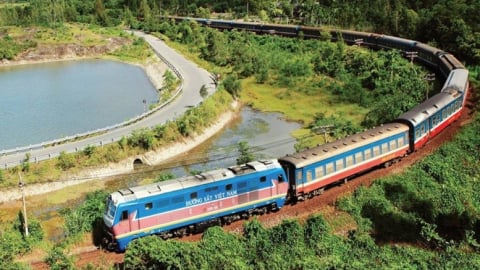 Thủ tướng chỉ đạo đẩy nhanh tiến độ dự án đường sắt Lào Cai - Hà Nội