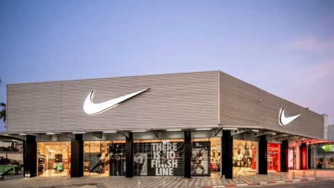 76 công ty giày dép bao gồm Nike, Adidas yêu cầu miễn trừ thuế quan