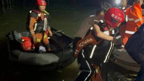 Trung Quốc: Lật tàu du lịch ở Quý Châu khiến 9 người thiệt mạng