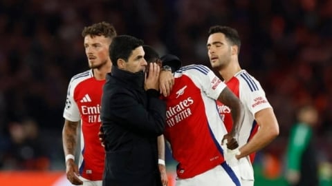 'Giáo sư' Arsene Wenger chỉ ra nguyên nhân khiến Arsenal bại trận trước PSG