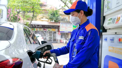 Giá xăng dầu tiếp tục giảm