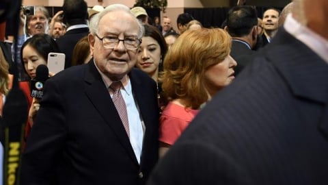 Thần chứng khoán Warren Buffett 'vấp ngã' trước khi nghỉ hưu, Berkshire Hathaway lỗ kỷ lục