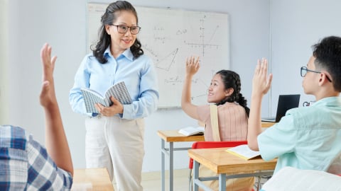Thủ tướng Chính phủ ra chỉ đạo 'nóng', bổ sung giáo viên để bảo đảm dạy 2 buổi/ngày 