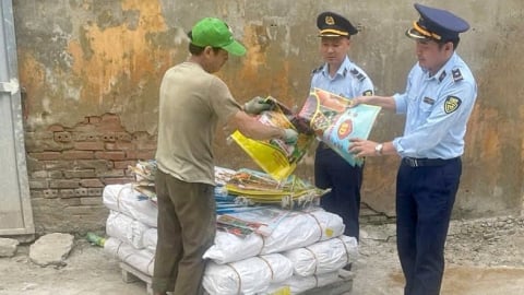 Thanh Hóa: Tiêu hủy hơn 67 tấn phân bón giả do Công ty Sao Đỏ sản xuất