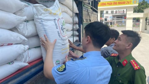 Nghệ An: Phát hiện 3 tấn đường nhập lậu và 600kg măng không rõ nguồn gốc