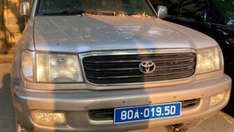 6 ô tô của Văn phòng Bộ Công thương đấu giá được gần 500 triệu đồng