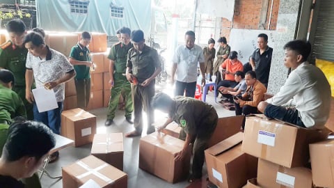 Phát hiện gần 8 tấn sữa, thực phẩm chức năng không rõ nguồn gốc