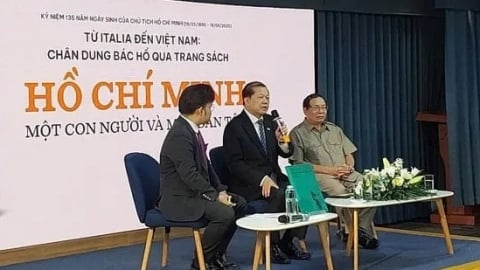 Ba tác giả người Italy viết truyện tranh về hoạt động cách mạng của Bác Hồ