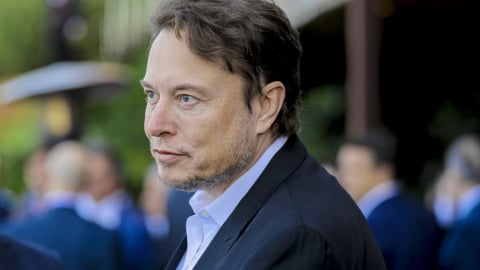 X gặp sự cố toàn cầu, Elon Musk tuyên bố làm việc 24/7