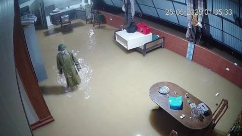 Gần 600 hộ dân Hà Tĩnh chìm trong nước lũ, nhiều nơi ngập trên 1,5m