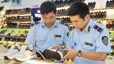 Thu giữ nhiều sản phẩm giả thương hiệu nổi tiếng tại Thanh Hóa và Cà Mau