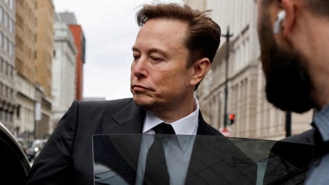 Elon Musk phẫn nộ trước cáo buộc dùng ma túy