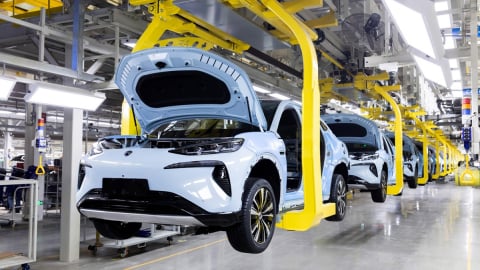 BYD khơi mào chiến tranh giá xe, chính phủ Trung Quốc cảnh báo