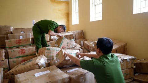 Khởi tố cặp vợ chồng bán thực phẩm chức năng không phép, thu lời hơn 264 triệu đồng