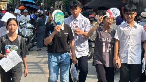 Hà Nội: Đề thi Tiếng Anh vào lớp 10 vừa sức, gợi ý đáp án