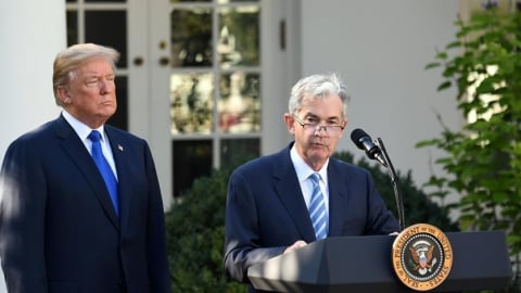 Tổng thống Trump lần đầu nhắc mức giảm lãi suất cụ thể với Chủ tịch Fed Powell