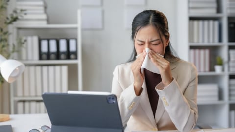 Công nhân bị bệnh xin nghỉ việc bị chỉ trích là yếu đuối, có vấn đề về mặt tâm thần