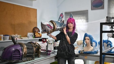 Rời bỏ ‘vùng an toàn’, cô gái 19 tuổi kiếm tiền từ tóc giả cosplay giá gần 1.000USD