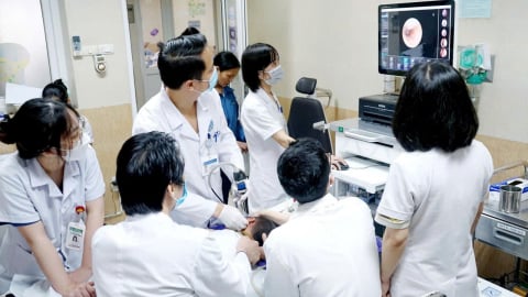 Chảy dịch ở tai, bệnh nhi được xác định rò dịch não tủy