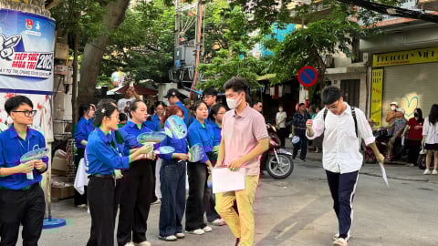 Gợi ý đáp án đề thi môn Ngữ văn tốt nghiệp THPT năm 2025