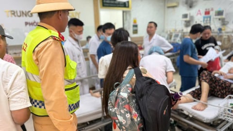 CSGT mở đường đưa bé gái co giật trên cao tốc đi cấp cứu kịp thời