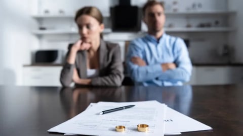 Xu hướng ly hôn vào mùa hè tăng ở Mỹ